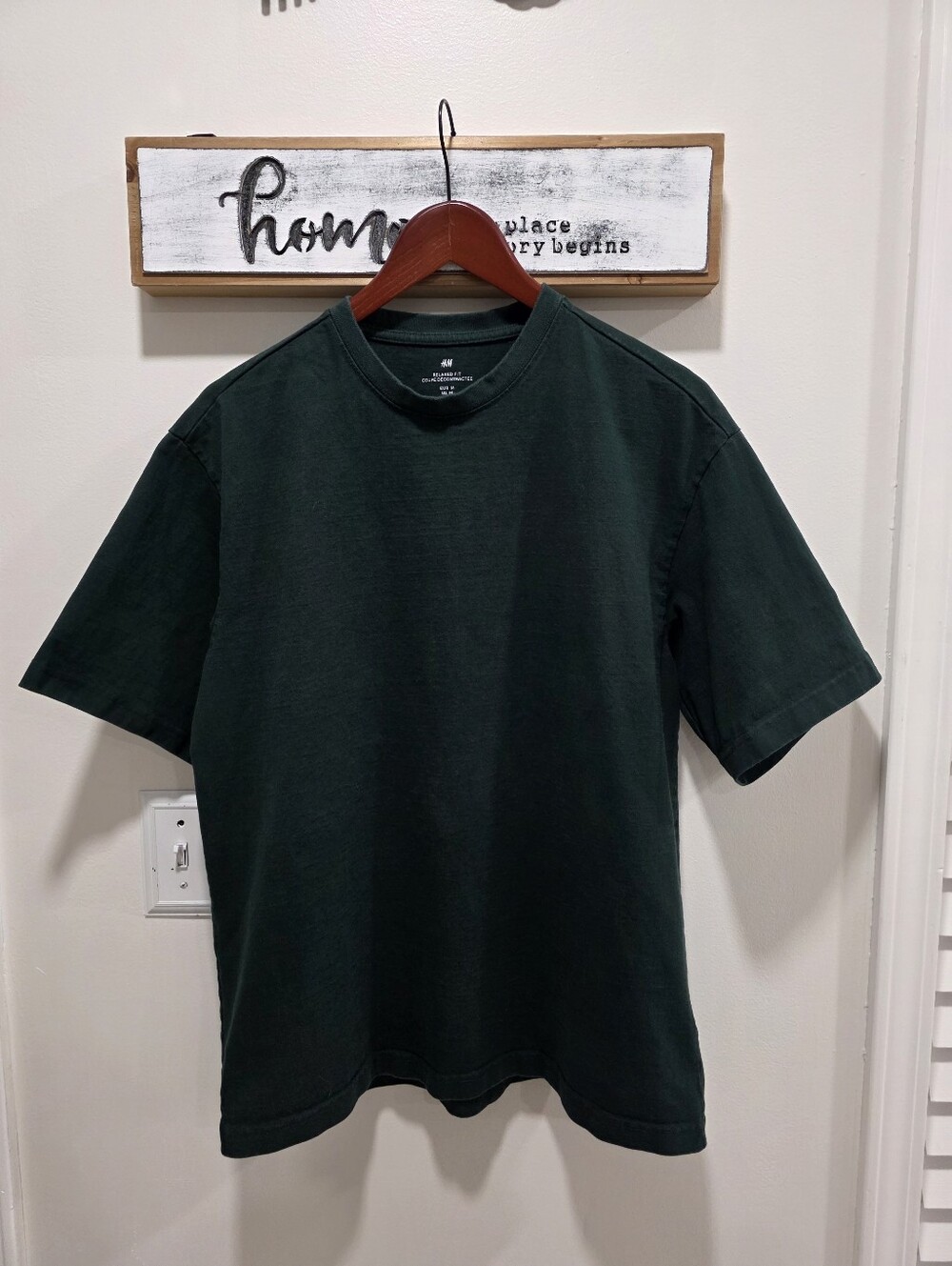 H&M Evergreen Tee MENS MEDIUM